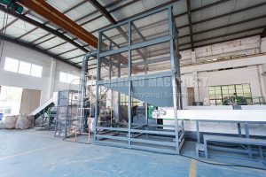 PET-bottle-buffer-silo